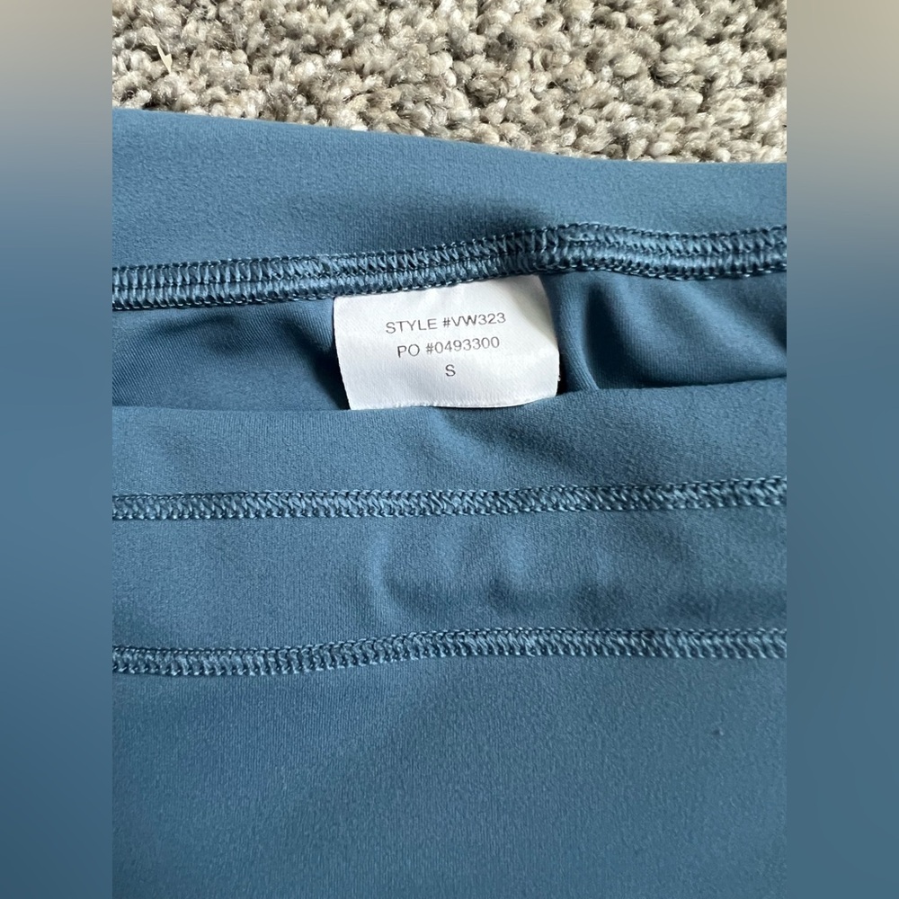 Vuori Daily Legging - French Blue - Picture 4 of 5